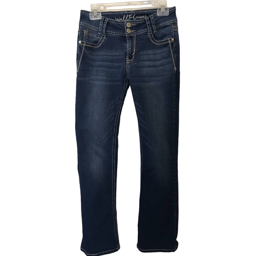 Wallflower Two Button Short Zipper, Size 7 Flared Jeans With Bling On Pockets